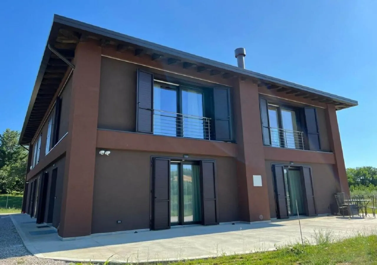 Agriturismo B&B Lombardi Bologna - San Lazzaro La Mura San Carlo Κατάλυμα σε φάρμα